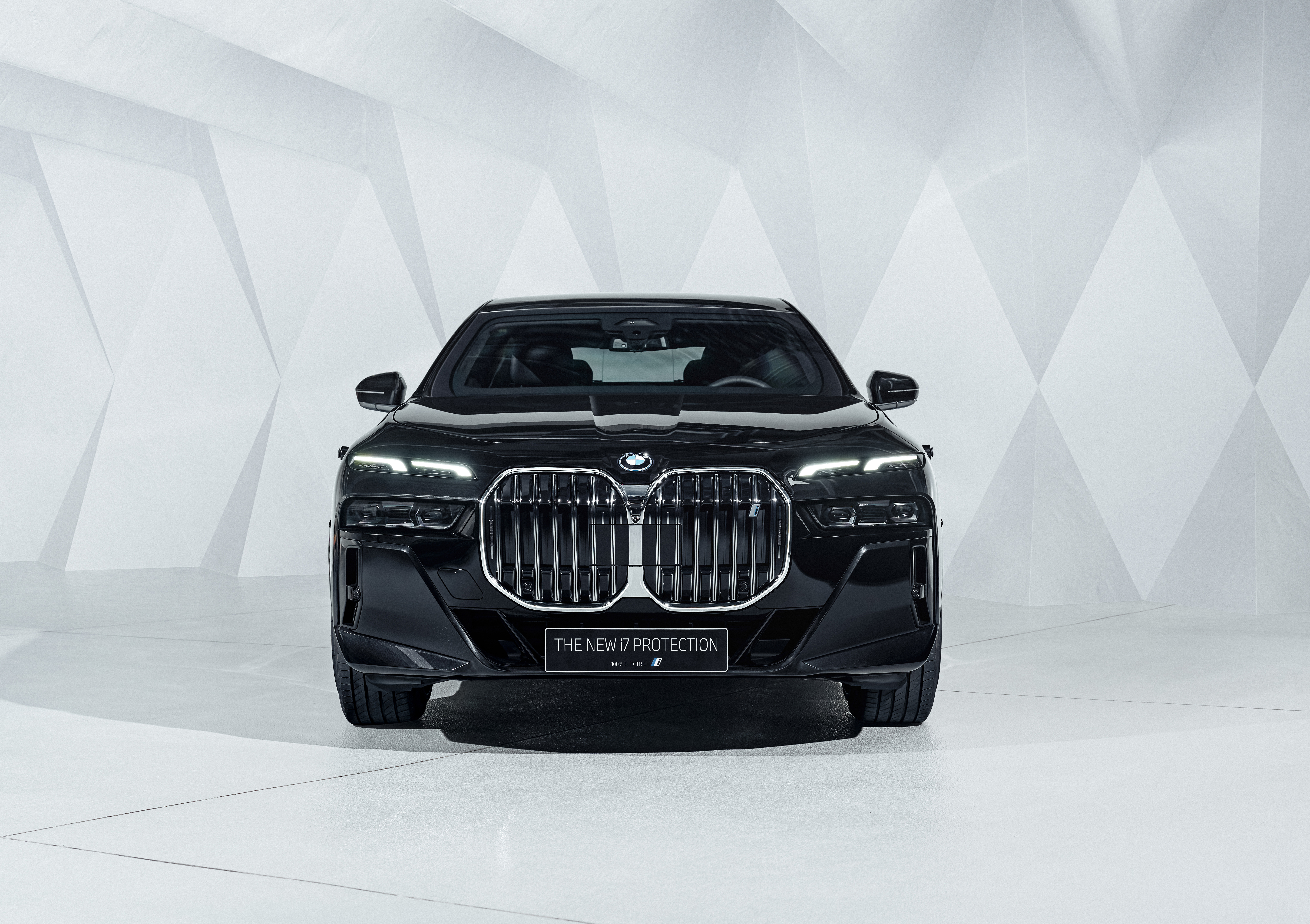 The first-ever BMW i7 Protection, the new BMW 7 Series Protection.